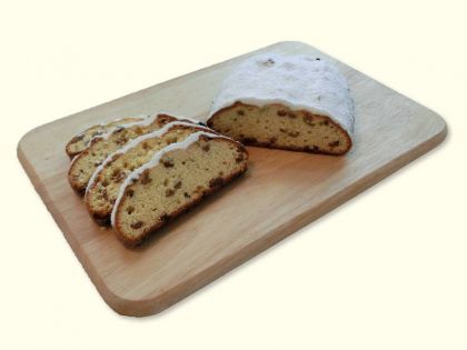 Quarkstollen, 750 g, geschnitten, gebuttert & gezuckert